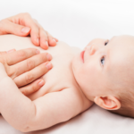 Cómo introducir el masaje infantil con éxito a los bebés